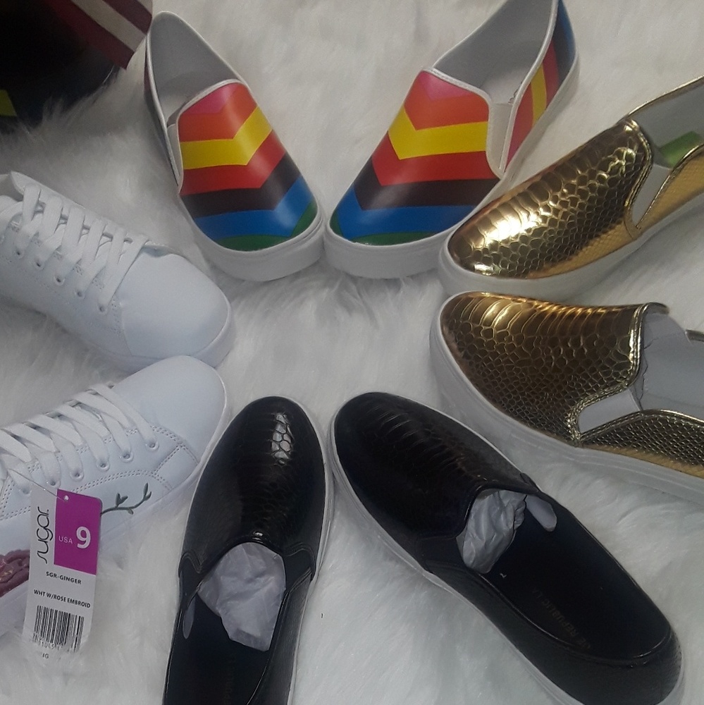 🆕️ Gold Skin Patent Creeper Sneaker Flats - Picture 8 of 8